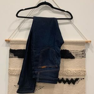 IN EUC // Joe’s Skinny Jean Size 26